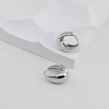 Load image into Gallery viewer, Gold Oval Ear Hoops, 18K Gold/Silver Plated Leverback Earrings, Huggie Hoops Earring D0568