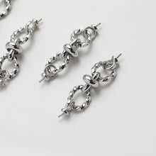 Load image into Gallery viewer, Irregular Link Connector, Link Chain Connector, 14K Gold Plated, Neckalce Bracelet Making Pendant, Jewelry Supply Finding GZ527