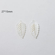 Cargar imagen en el visor de la galería, 10 colgantes de concha en forma de hoja, dijes de concha, accesorios para aretes y bisutería RY056