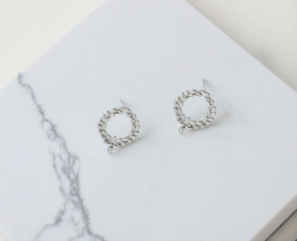 أقراط أذن من الفضة الإسترليني عيار 925، مصنوعة من الذهب/الفضة، خالية من النيكل، بتصميم مفتوح على شكل ورقة شجر مع حلقة، JJ021