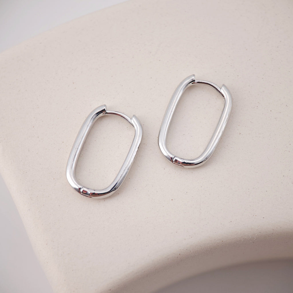 Gold U Shape Hoop Earring, 19.4*12.7mm, 18K Gold Plated Leverback Earrings, Huggie Hoops Earring D0120