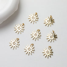 Load image into Gallery viewer, 14k Gold Sun Charm, Sun With Rays Pendant, 18.4*21.6mm, Necklace Making Charm, Jewelry Findings GT024-S20673