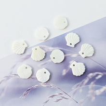 Load image into Gallery viewer, 10pcs Small Leaf Shape White Mother-of-Pearl, MOP Shell Pendant, White Nacre, Shell Charm, Mother of Pearl Jewelry Making Findings RY059