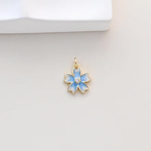 Cargar imagen en el visor de la galería, Dijes de flores esmaltadas pequeñas, colgante chapado en oro de 18 quilates, dijes para collares y pendientes, accesorios para bisutería S1319