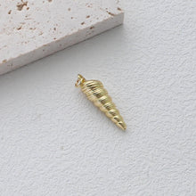 Load image into Gallery viewer, Gold Marine Life Pendant, 18k Gold Plated Brass Charm, Polish Gold Shell Pendant, Conch Pendant, Necklace Making, Jewelry Findings S1301