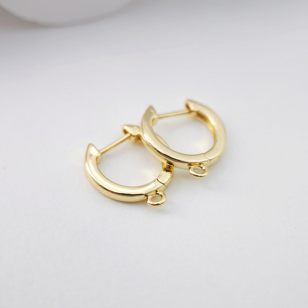 4 قطع من حلقات الأذن Huggie Hoops، حلقات أذن رافعة مطلية بالذهب عيار 18 قيراطًا، نتائج صنع الأقراط الذهبية لصنع المجوهرات D0107