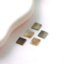 Load image into Gallery viewer, Rhombus Pendant Black Mother-of-Pearl, MOP Shell Pendant, Engraved Black Nacre, Shell Charm, Shell Jewelry Making Findings RY049