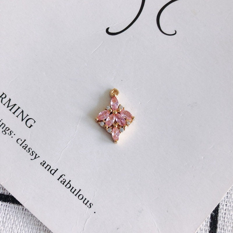 10 قطع من دلايات الزهور مع حلقات، قلادة بوهو، قلادة مكعبة مرصعة بالأحجار الكريمة، صناعة قلادة سوار، نتائج مجوهرات مطلية بالذهب MY063-F060