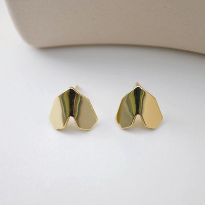 قرط ذهبي على شكل قلب مقلوب، أقراط مطلية بالذهب عيار 18 قيراطًا، خالية من النيكل، 11 × 11.8 مم، قرط أذن على شكل قلب ذهبي مصقول مع حلقة D0202