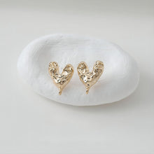 تحميل الصورة إلى عارض المعرض، قرط على شكل قلب مطروق، ذهب/فضة عيار 14 قيراط، قرط من الفضة الإسترليني S925 بدون نيكل، قرط على شكل قلب مع حلقة GE007