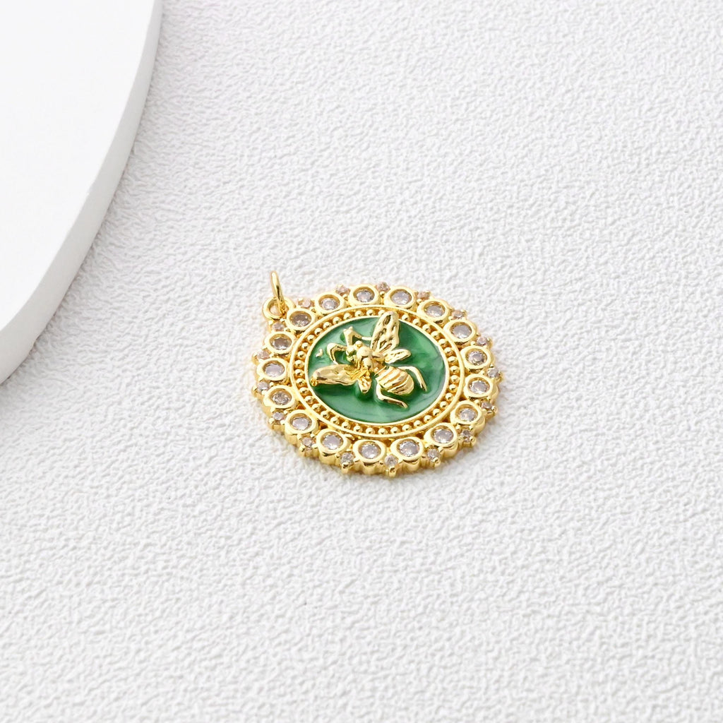 Dijes redondos de abeja esmaltados, dijes de insecto circulares con pavé de circonitas, colgante chapado en oro de 18 quilates, dije para crear collares y aretes, accesorios de joyería S1349