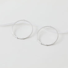 Cargar imagen en el visor de la galería, 10 colgantes circulares con múltiples agujeros, chapados en oro de 14 quilates y plata, de 31,7 mm, para hacer aretes, accesorios de joyería JG045