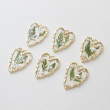 Cargar imagen en el visor de la galería, 2 colgantes de hierba natural, lámina de oro, corazón, cuadrado, estilo nicho, chapado en oro de 18 quilates, GZ283