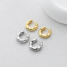 Load image into Gallery viewer, Gold Hammered Ear Hoops, 18mm, 18K Gold Plated Leverback Earrings, Huggie Hoops Earring S1106-D