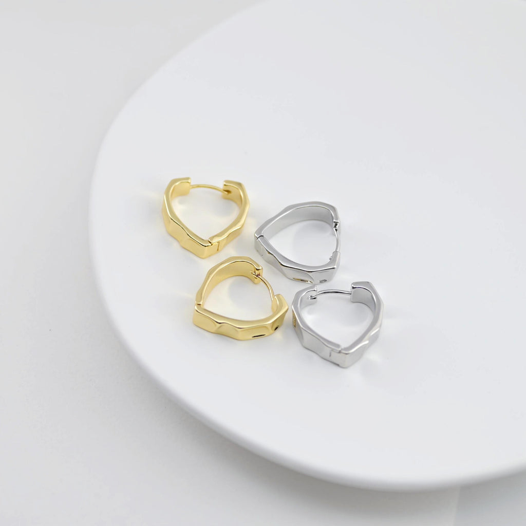 Heart Shape Ear Hoops, Gold Hoops, 21.7mm, 18K Gold Plated Leverback Earrings, Huggie Hoops Earring D0566