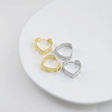 Load image into Gallery viewer, Heart Shape Ear Hoops, Gold Hoops, 21.7mm, 18K Gold Plated Leverback Earrings, Huggie Hoops Earring D0566