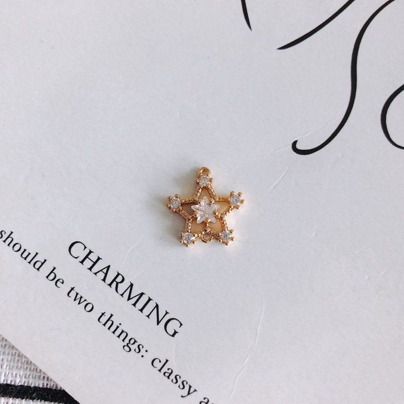 10 dijes de estrella diminutos, colgante de estrella cúbica de cristal, conector de estrella, chapado en oro de 18 quilates, dijes para collar, accesorios de joyería MY067-F051