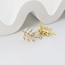 تحميل الصورة إلى عارض المعرض، أقراط على شكل ورقة من الزركونيا المكعبة، مطلية بالذهب مع حلقة، مضادة للحساسية، أدوات يدوية الصنع، لوازم صنع الأقراط بنفسك D0259