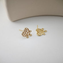 Load image into Gallery viewer, 18K Heart Flower Stud Earrings with 3 Loops, Heart Stud Earring Nickel Free, 12mm, Hypoallergenic Earring Findings D0201