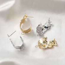 تحميل الصورة إلى عارض المعرض، قرط أذن مطروق غير منتظم، ذهب/فضة عيار 14 قيراط، أقراط فضة S925 خالية من النيكل، قرط أذن على شكل عقدة مع حلقة JJ014