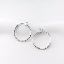 Cargar imagen en el visor de la galería, 10 aros redondos chapados en oro de 18 quilates, piezas para aros Huggie, aros de resorte de 20 mm, ZX069