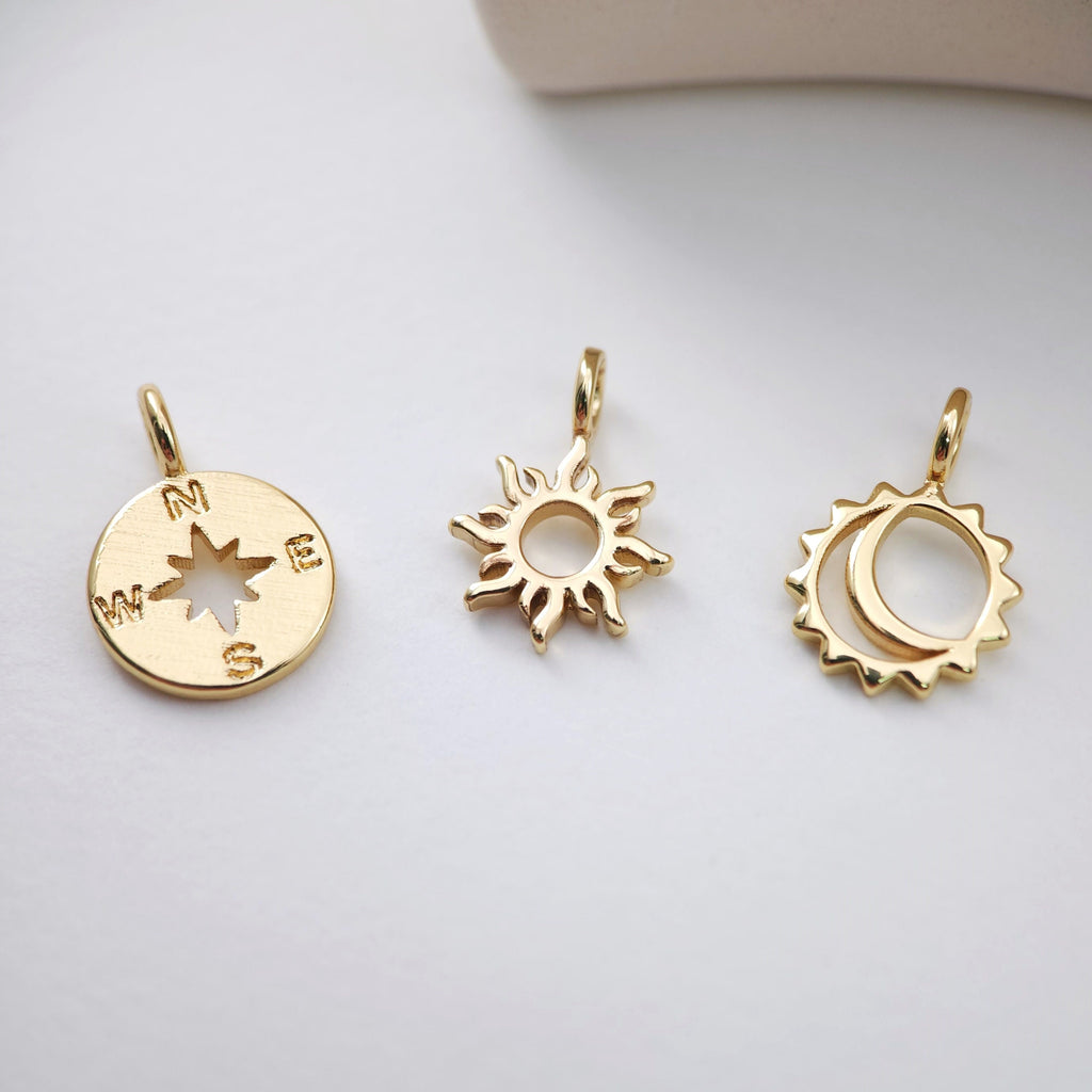 Gold Sun Charm, Sun With Rays Pendant, 18K Gold Plated, Necklace Making Charm, Jewelry Findings S1173