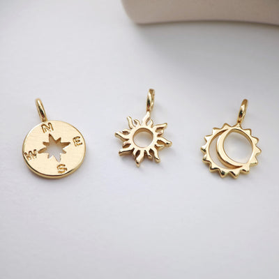 Gold Sun Charm, Sun With Rays Pendant, 18K Gold Plated, Necklace Making Charm, Jewelry Findings S1173