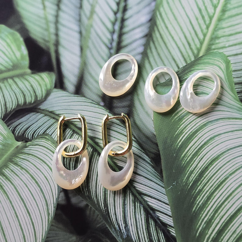 White Pearl Oyster Pendatn, White Oval Shape Mother-of-Pearl, MOP Shell, Shell Charm, Shell Jewelry Making Findings RY071