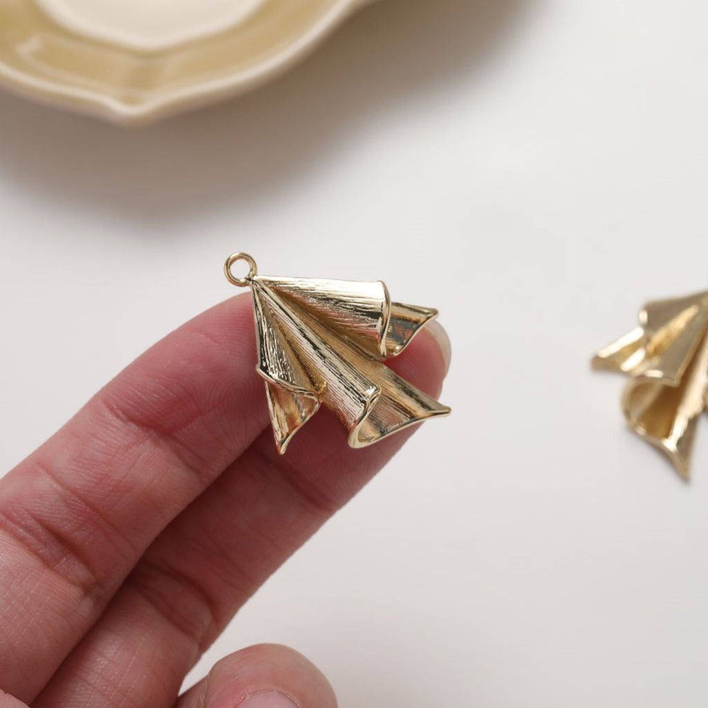 Wrinkled Pendant, Pleted Charm, Wedding Pendant, 14K Gold Plated, Necklace Making Charms, Jewelry Findings ZZ041