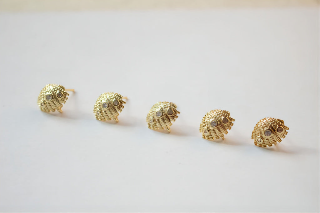 أقراط أذن أنيقة على شكل صدفة/ذيل سمكة مع حلقة، من الذهب عيار 14 قيراطًا، وفضة S925، خالية من النيكل، أقراط أذن مرصعة بالصدف JJ018