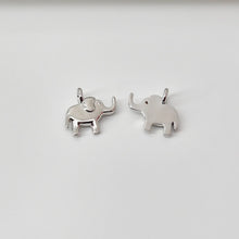 Load image into Gallery viewer, Elephant Pendant, 18K Gold Plated Brass Animal Charm, Bracelet Necklace Making Charm, Jewelry Findings S20707