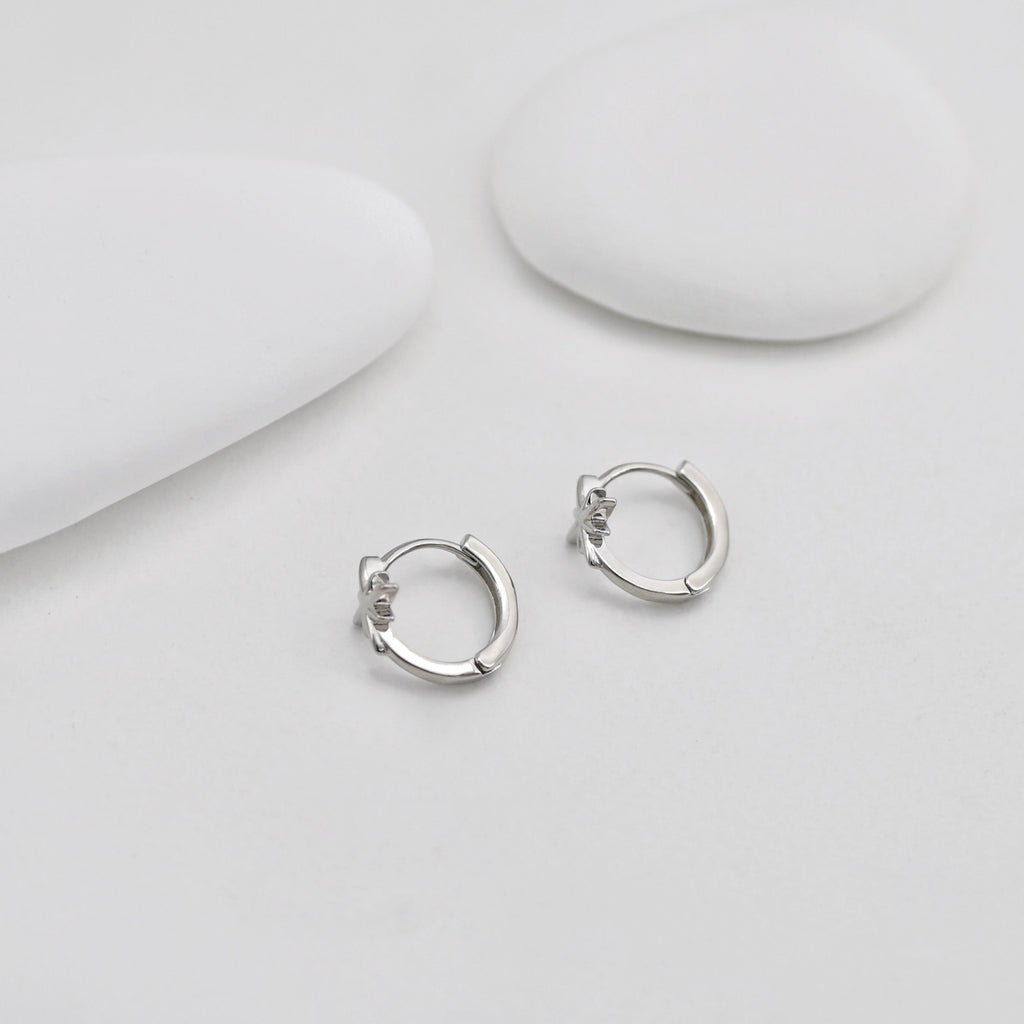 Star Ear Hoops, Round Hoops, 14.5mm, 18K Gold Plated Leverback Earrings, Huggie Hoops Earring D0535