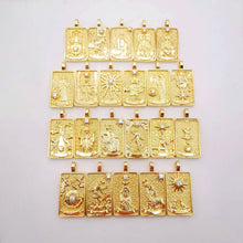 Cargar imagen en el visor de la galería, Dijes de cartas del Tarot, colgantes chapados en oro brillante de 18 quilates, para hacer collares, 30 x 15 mm, accesorios para bisutería - S390