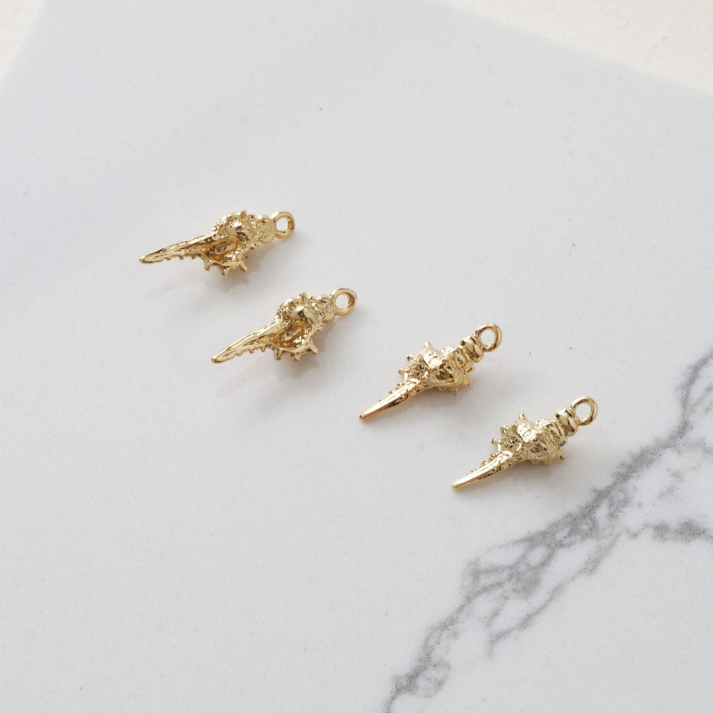 10 dijes de concha marina, pequeño colgante chapado en oro de 18 quilates, dije de playa, dijes para hacer collares, accesorios de joyería JG049