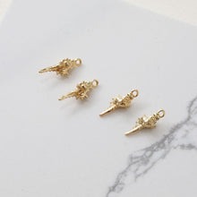 Cargar imagen en el visor de la galería, 10 dijes de concha marina, pequeño colgante chapado en oro de 18 quilates, dije de playa, dijes para hacer collares, accesorios de joyería JG049