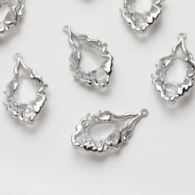 تحميل الصورة إلى عارض المعرض، قرط غير منتظم مرصع بأحجار الزركونيا المكعبة مع حلقات، مطلي بالذهب/الفضة عيار 14 قيراطًا، دبوس فضة S925 خالٍ من النيكل، أداة تحديد القرط المضادة للحساسية GE102