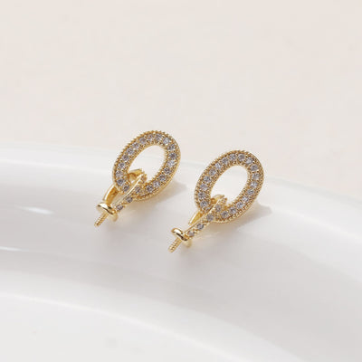 دبوس أذن من الفضة الإسترليني عيار 925 على شكل نجمة بيضاوية مرصعة بحجر الزركونيا المكعب، مع حلق أذن من الذهب عيار 18 قيراطًا مع أغطية تثبيت لنتائج أقراط اللؤلؤ نصف المثقوبة GZ388