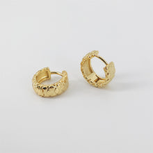 Load image into Gallery viewer, 18K Gold Ear Hoops, 14mm, 18K Gold Plated Leverback Earrings, Huggie Hoops Earring S20828