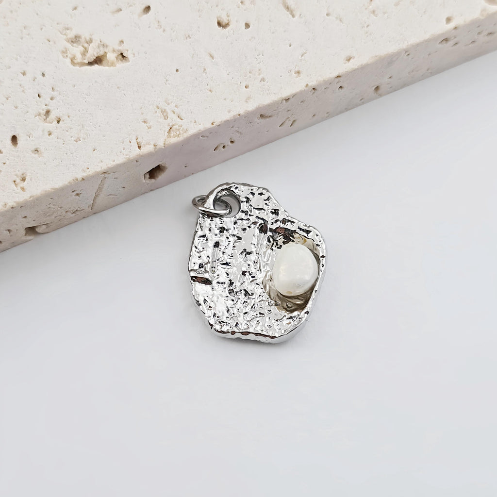 Ocean Pendant, 18K Gold Plated, Shell with Pearl Style Pendant , Necklace Making Charm, Jewelry Findings S1268