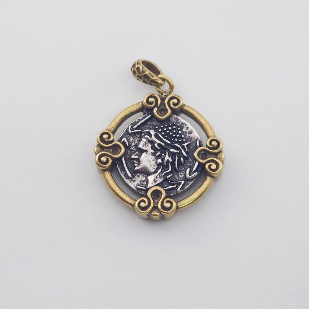 Antique Silver Portrait Pendant, Round Charm, Oval Charm, Necklace Making Charm, Jewelry Findings S1148