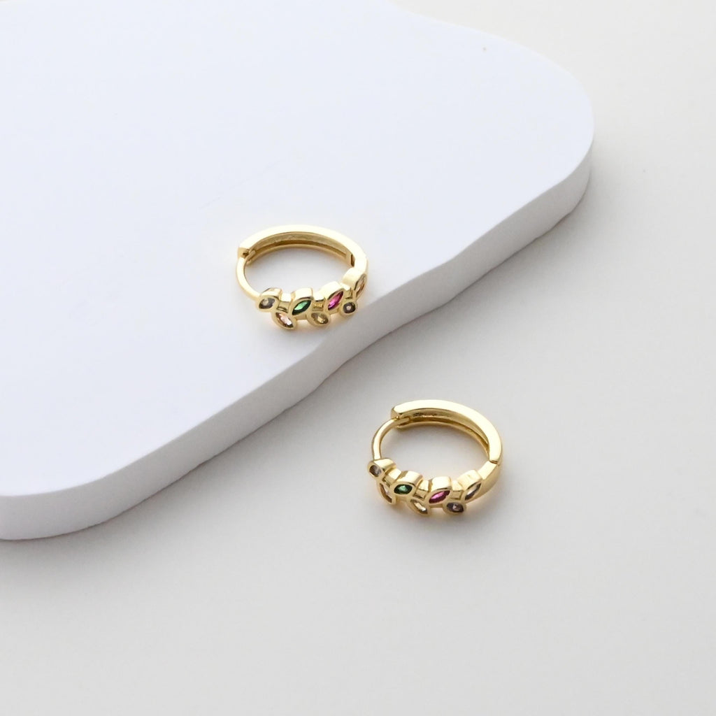 Aro de oreja con hoja arcoíris de circonita cúbica, aro huggie chapado en oro, cierre de palanca, accesorios para pendientes DIY, materiales para pendientes hechos a mano D0532-D0543