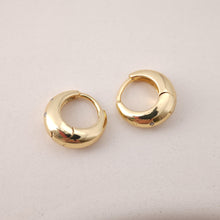 Load image into Gallery viewer, Small Gold Ear Hoops, 12*11.6mm, 18K Gold Plated Leverback Earrings, Huggie Hoops Earring S1183
