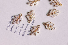 Load image into Gallery viewer, 5pcs CZ Pave Leaves Charm, Cbuic Zircon Crystal Leaf Pendant, Bracelet Necklace Pendant, Gold Plated Charm,Jewelry Findings L003-F280