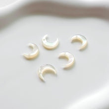 Load image into Gallery viewer, Moon Shape White Mother-of-Pearl, MOP Shell Pendant, 3D White Nacre, Ox Horn Shell Charm, Shell Jewelry Making Findings RY054