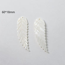 Cargar imagen en el visor de la galería, 10 colgantes de concha en forma de hoja, dijes de concha, accesorios para aretes y bisutería RY056