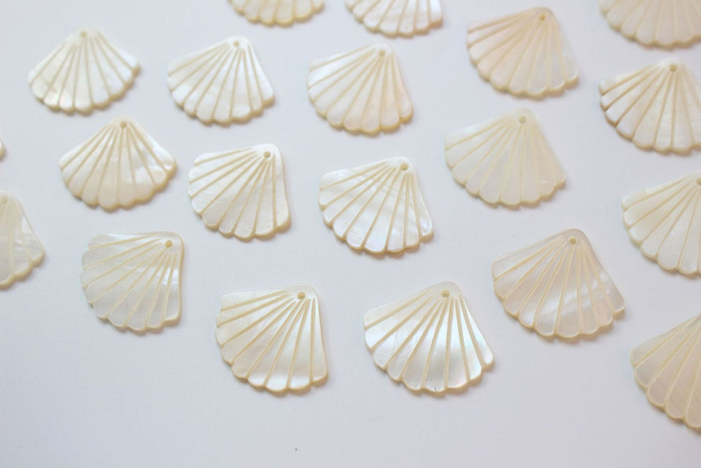 10pcs Leaf Shape Shell Pendant, Shell Pendant, Shell Charm, Earring Making Findings, Jewelry Making Findings ZZ100