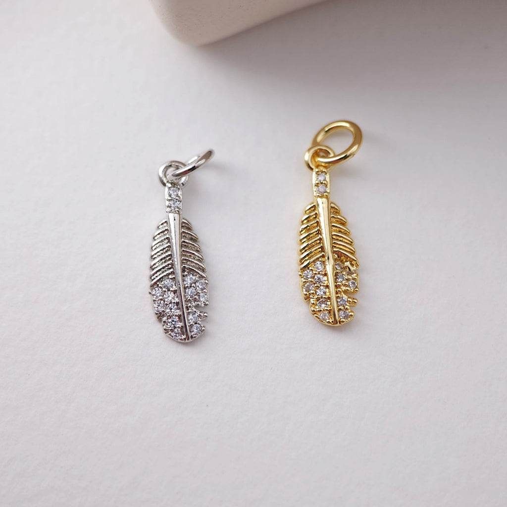 Dije de hoja con pavé de circonita cúbica, colgante de hoja, conectores para pendientes Danity, dijes para pendientes de latón chapado en oro auténtico de 18 quilates, accesorios de joyería S1203