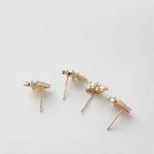 Cargar imagen en el visor de la galería, Poste para aretes en forma de lágrima con dos presillas, circonitas pavé, oro de 14 quilates, plata S925, sin níquel, accesorios hipoalergénicos JJ002