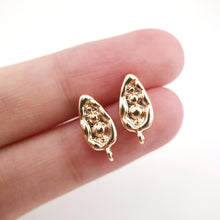 تحميل الصورة إلى عارض المعرض، أقراط على شكل ورقة شجر، مطلية بالذهب مع حلقة، مضادة للحساسية، أدوات يدوية للعثور على الأقراط، لوازم صنع الأقراط بنفسك ZX225