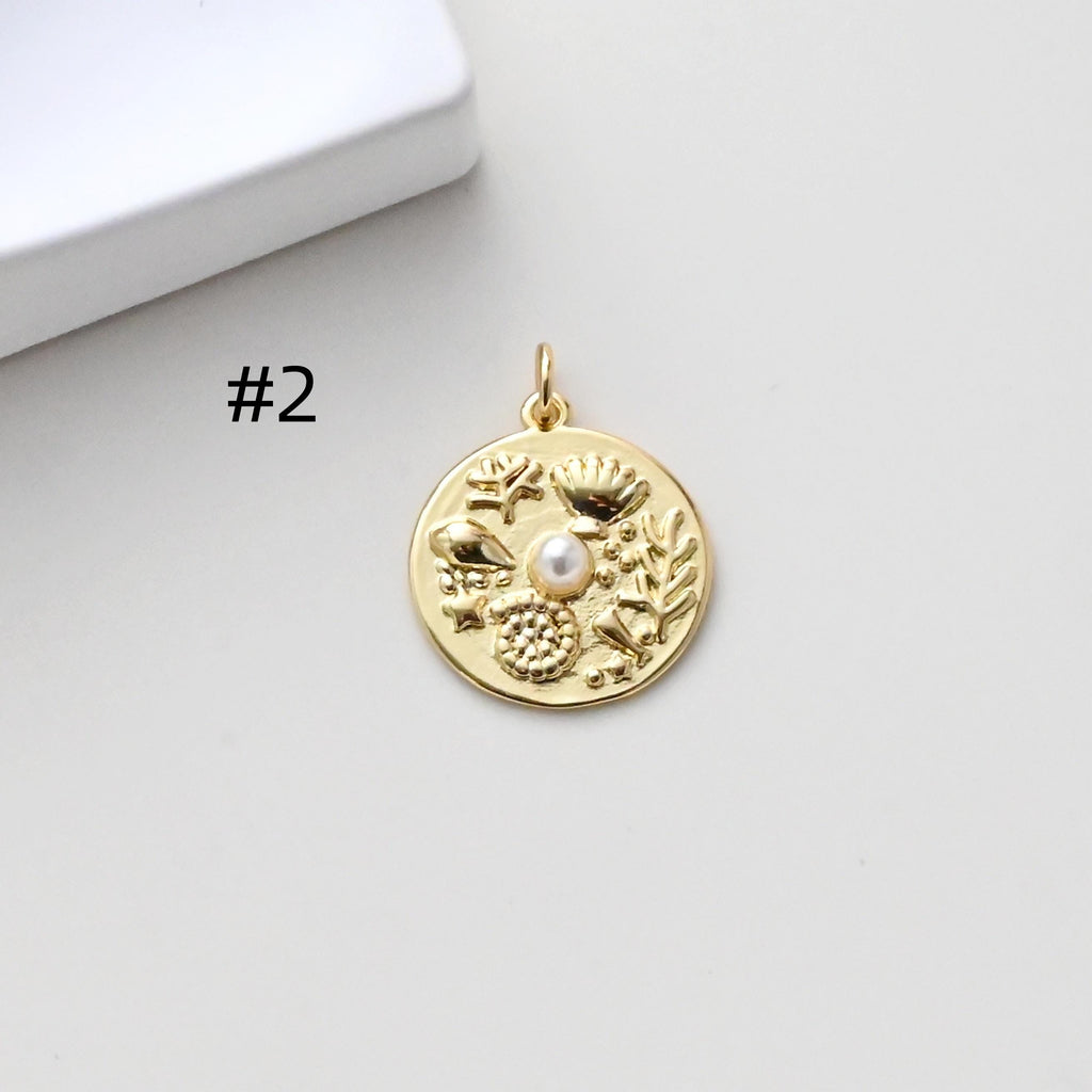 Round Badge Pendant, Star pendant, CZ Pave Pendant, 18K Gold Plated, Necklace Making Charm, Jewelry Findings S1305